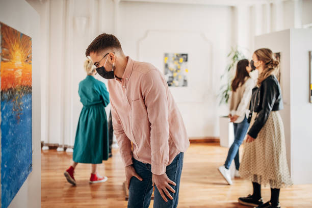 istock Man in art gallery 1399179337