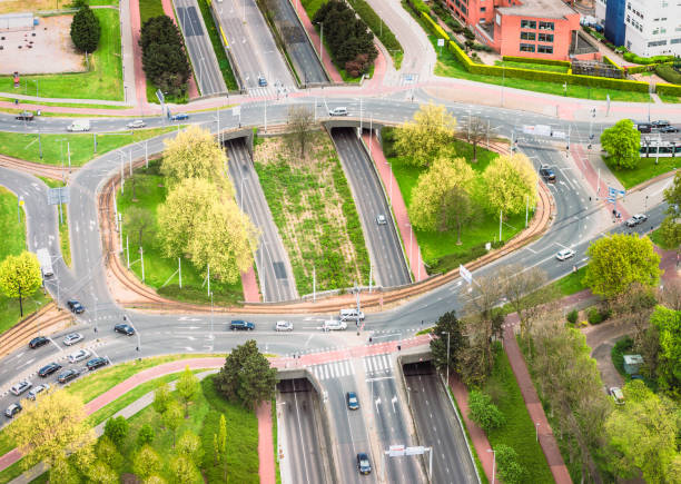 istock Traffic on a large roundabout in Rotterdam 1399208703
