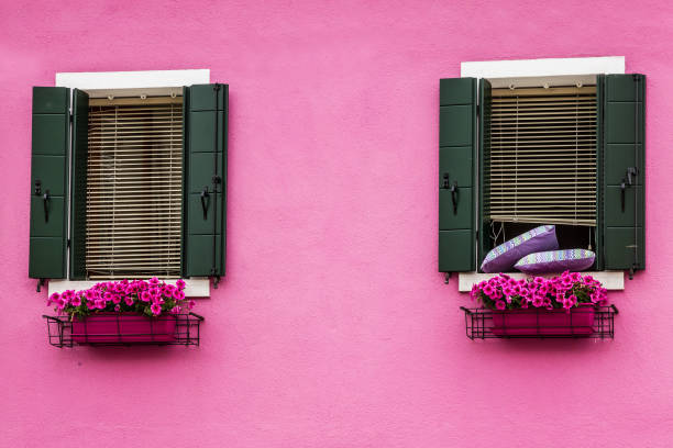 istock Pink house in Burano, Venice, Italy 1399235549