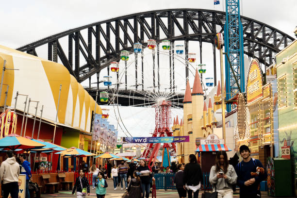 luna park sydney - vivid sydney entertainment australia entrance zdjęcia i obrazy z banku zdjęć