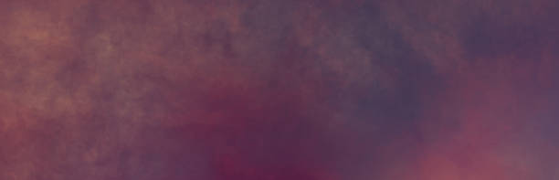Dark burgundy purple color abstract grimy twilight dusk night misty overcast cloudy dramatic moody sky background with grungy vintage gradient smoke fog painted texture and marbled watercolor pattern in elegant textured panoramic banner header backdrop image design color púrpura burdeos oscuro abstracto mugre crepúsculo crepúsculo noche nublado nublado dramático fondo de cielo malhumorado con textura pintada de niebla de humo de gradiente vintage gruñón y patrón de acuarela jaspeada en elegante diseño de enca
