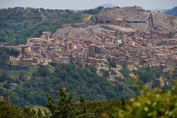 istock landscape of central Sicily 1399371084