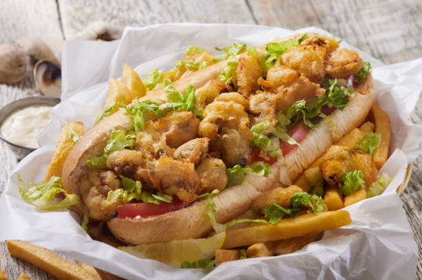 istock Fried Whole Belly Clam Po Boy 1399388729