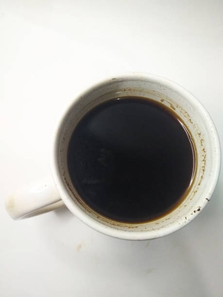 um copo de café preto quente em um fundo branco, vista superior - black coffee coffee single object drink - fotografias e filmes do acervo