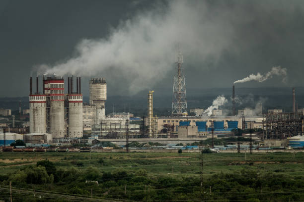 istock Oil and gas refinery plant 1399395655