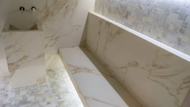 istock Classic turkish hammam. White turkish bath with marble surfaces. Marble oriental bathroom. Steam bath interior. 1399401289