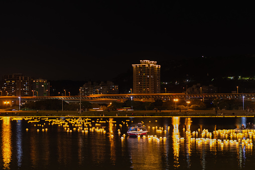 On Saturday, November 16, Shinnyo held its fifth annual Lantern Floating in Taiwan. The event took place at Luzhou Breeze Park in New Taipei City. Over 10,000 people floated more than 8,000 lanterns amidst the chanting of Buddhist prayers.\n\nSince 2015 Shinnyo-en has organized Lantern Floatings in Taiwan under the theme \