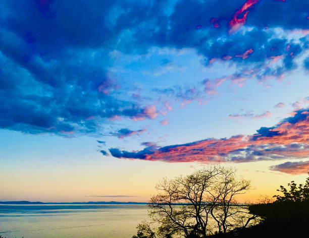 istock Sunset on the Coastline 1399425299