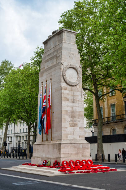 cénotaphe de whitehall - cenotaph photos et images de collection