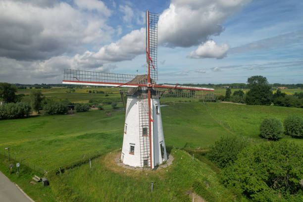 ベルギー、ダムの風車「シェレモレン」 - belgium bruges windmill europe ストックフォトと画像