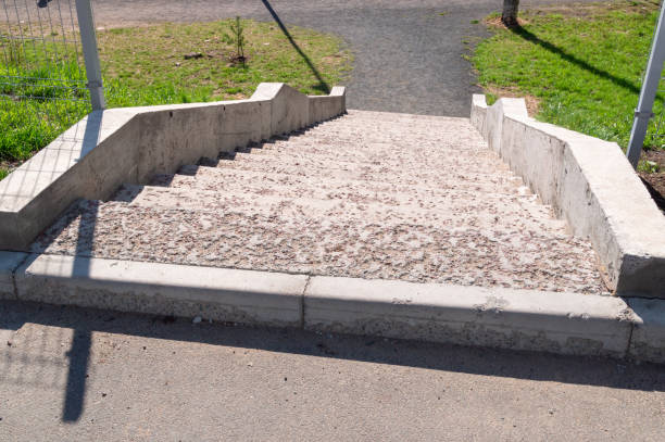 istock Concrete staircase on the street 1399512988