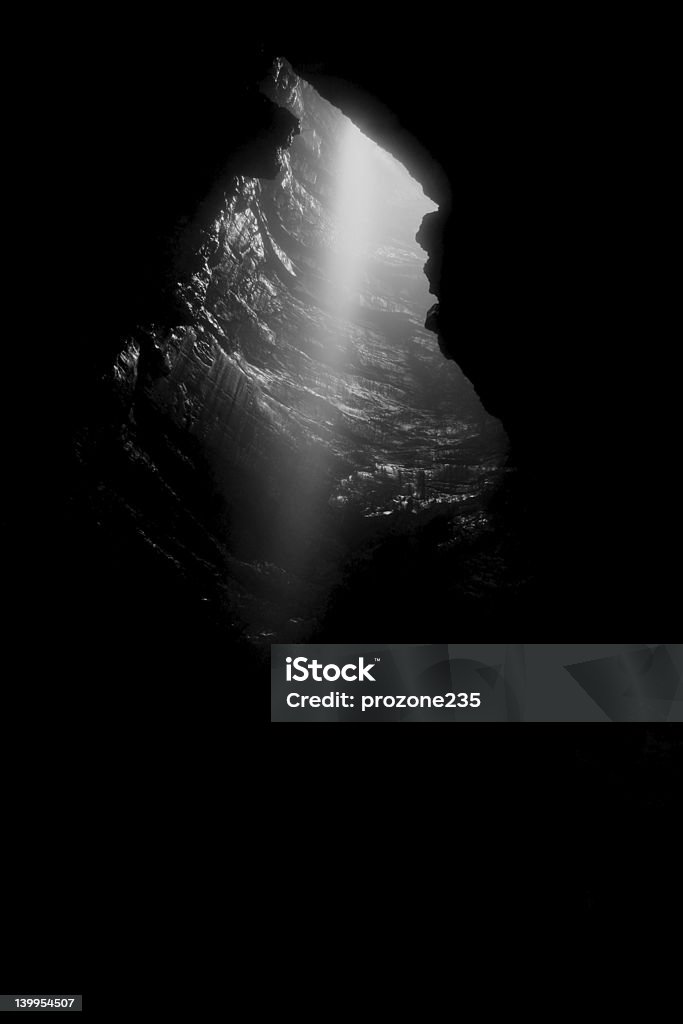 Buco nero - Foto stock royalty-free di Caverna