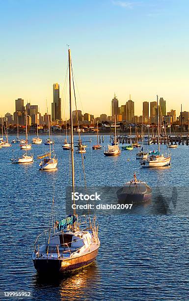 Skyline Mit Yachten Stockfoto und mehr Bilder von Architektur - Architektur, Auf dem Wasser treiben, Australien