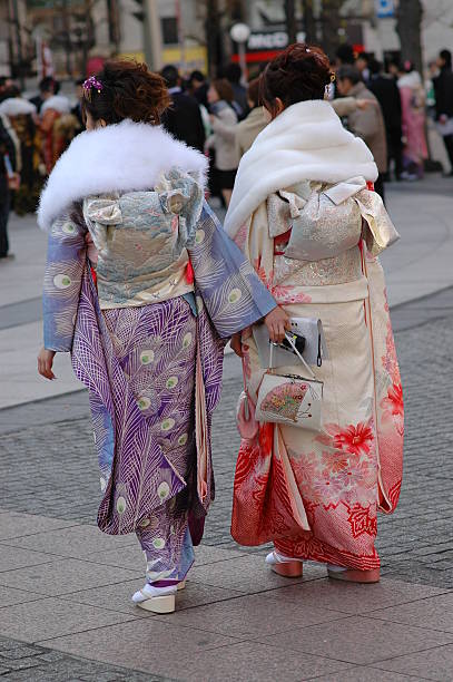 istock two girls in kimono 139956032