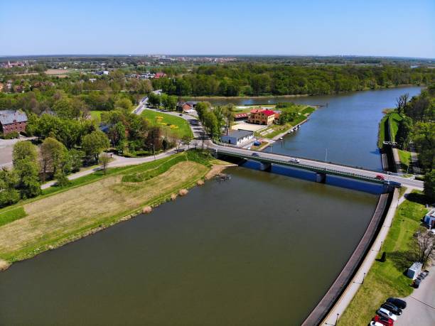 río odra en kedzierzyn-kozle - odra river fotografías e imágenes de stock