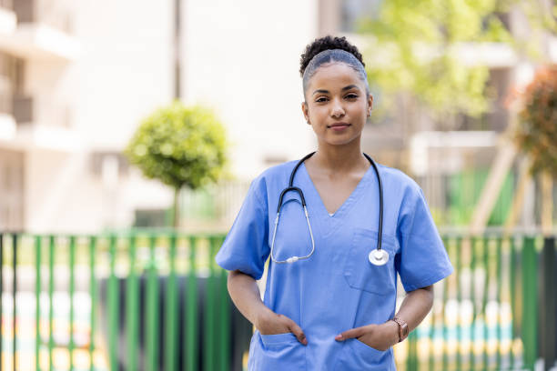 istock Portrait of a nurse making a house visit 1399562498