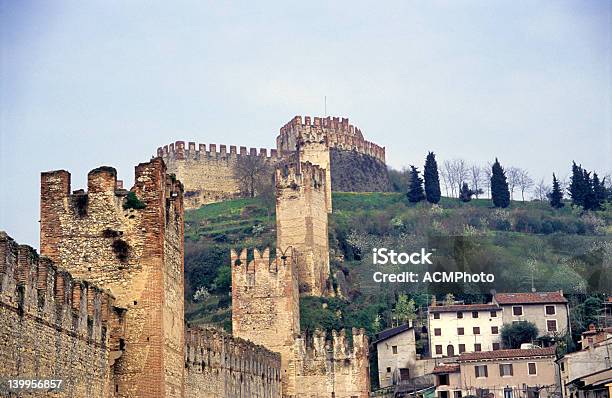 Die Alte Italienische Stadtmauer Soave Stockfoto und mehr Bilder von Architektur - Architektur, Außenaufnahme von Gebäuden, Bauwerk