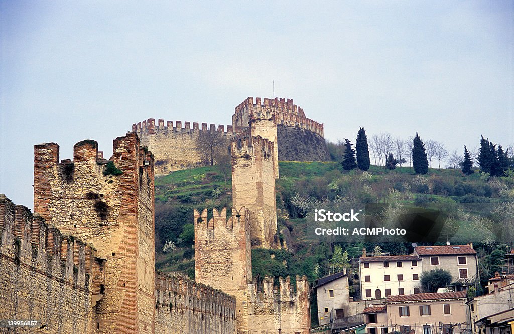 L'antica città fortificata, Soave italiano - Foto stock royalty-free di Ambientazione esterna