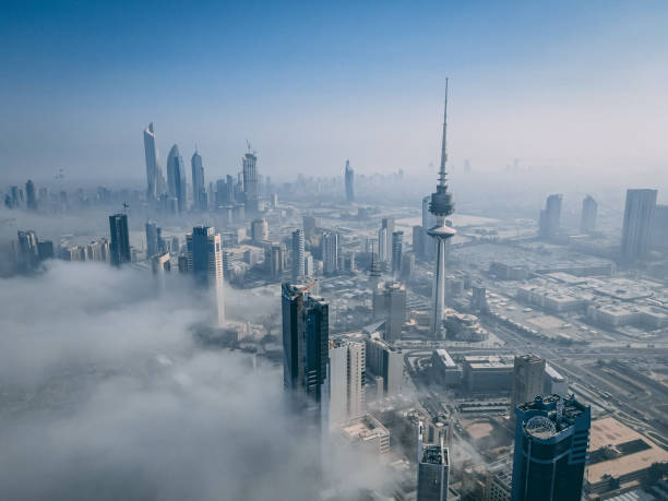 mgła miasta kuwejt - kuwait city zdjęcia i obrazy z banku zdjęć
