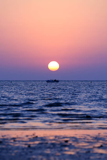 Statkiem na zachód słońca – zdjęcie