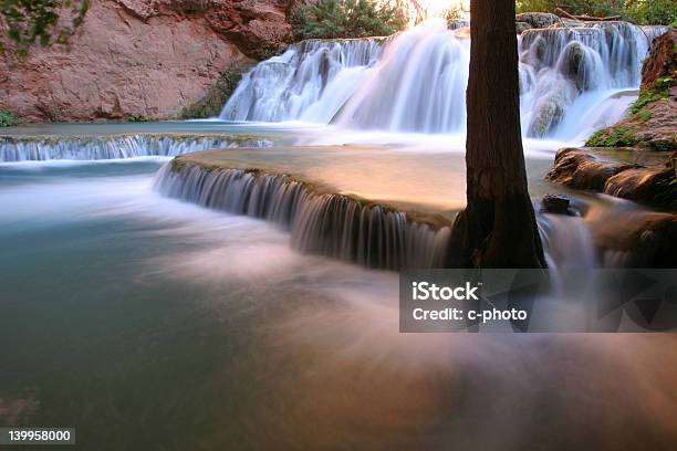 Photo libre de droit de Chutes Dhavasu Creek En Arizona banque d'images et plus d'images libres de droit de Canyon - Canyon, Cascade, Chutes d'Havasu