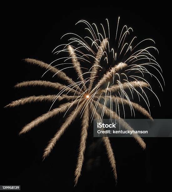 Foto de Fogos De Artifício e mais fotos de stock de Cor Preta - Cor Preta, Descrição de Cor, Explodir