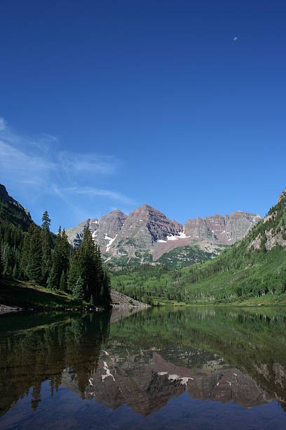 Maroon Bells in the summer Maroon Bells near Aspen, Colorado plushka stock pictures, royalty-free photos & images