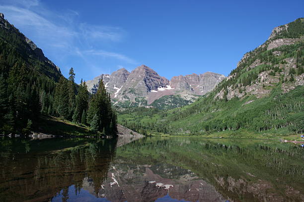 Maroon Bells, Aspen, Colorado View of Maroon Bells near Aspen, CO plushka stock pictures, royalty-free photos & images