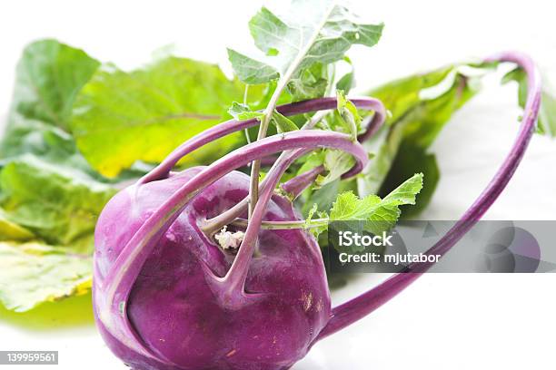 Kohlrabi Stockfoto und mehr Bilder von Blatt - Pflanzenbestandteile - Blatt - Pflanzenbestandteile, Fotografie, Gemüse