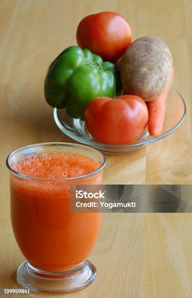 Gemüsesaft Stockfoto und mehr Bilder von Abnehmen - Abnehmen, Flüssig, Fotografie