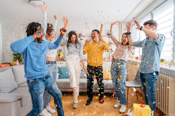 istock Group Of Friends Celebrating Birthday 1399599718