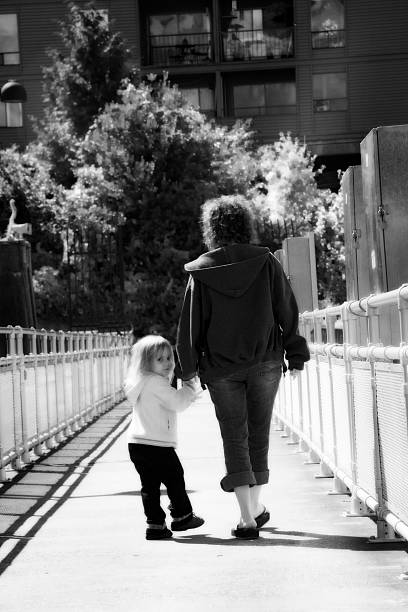 istock Mom and Daughter 139960953