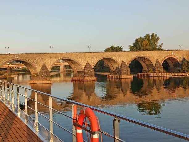мост в кобленце, через реку мозель - koblenz rhine river river city стоковые фото и изображения