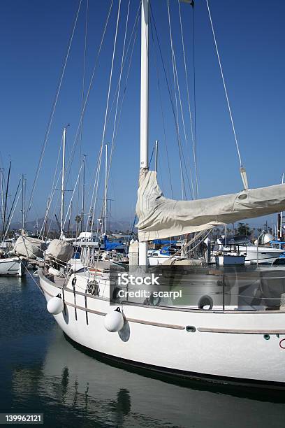 Foto de Barco A Vela e mais fotos de stock de Alta Sociedade - Alta Sociedade, Ancorado, Atracado