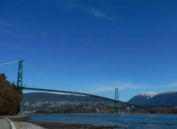 The Lions Gate Bridge, opened in 1938 and officially known as the First Narrows Bridge, Vancouver, Canadá