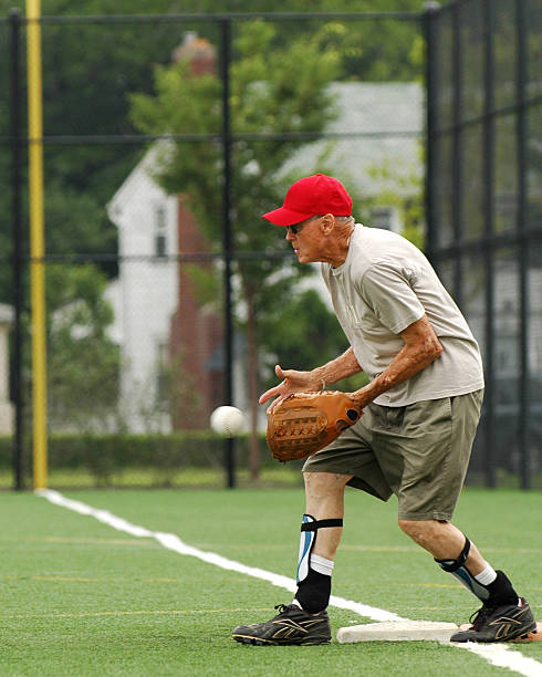 senior base - playing field determination exercising relaxation exercise imagens e fotografias de stock