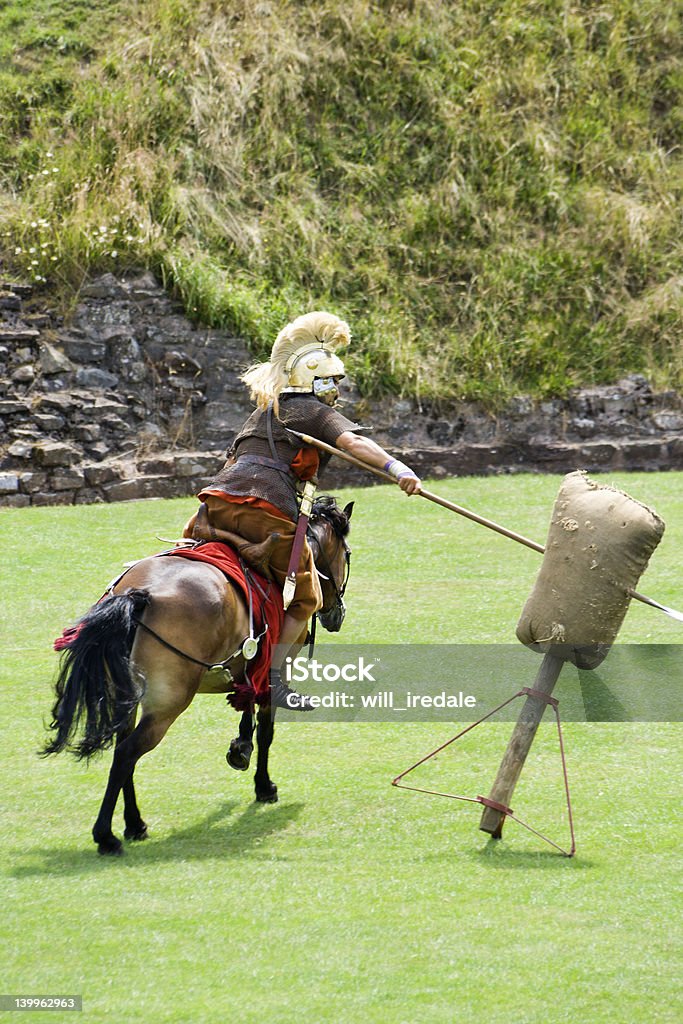 Римская Cavalryman и цели - Стоковые фото Романский - Классический стиль роялти-фри