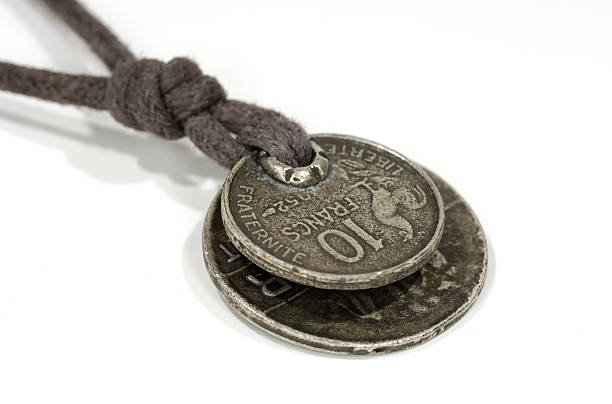 collier pièce de - swiss currency coin swiss francs swiss coin photos et images de collection