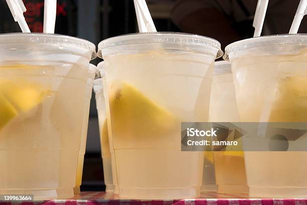 In Casa Limonata - Fotografie stock e altre immagini di Ambientazione interna - Ambientazione interna, Bibita, Cannuccia