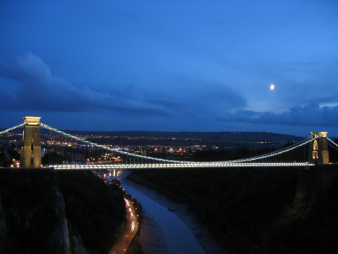 Night view of the clifton suspension bridge
