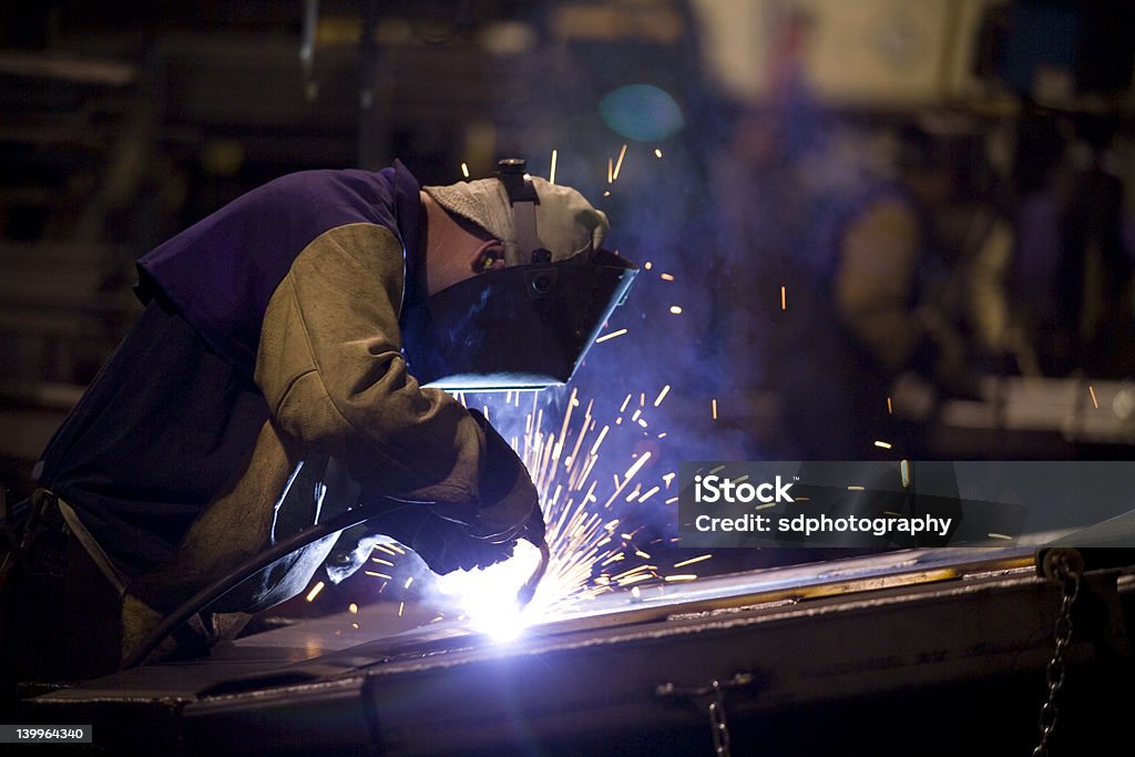 La industria pesada de soldadura - Foto de stock de Soldador libre de derechos