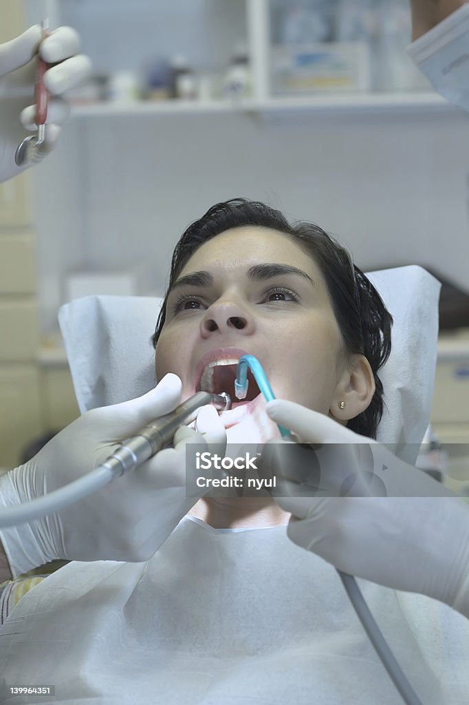 Dentiste - Photo de 25-29 ans libre de droits