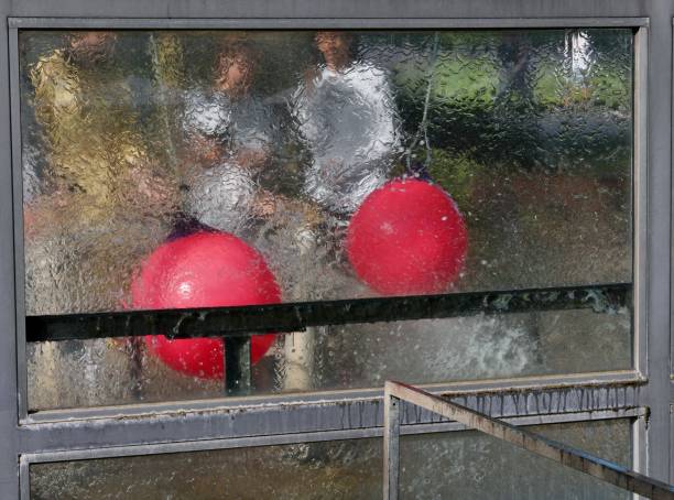 istock Red balloons are sprayed on Plexiwand 1399646612