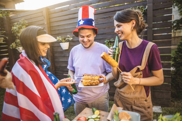 istock Friends celebrating the 4th of July 1399647497