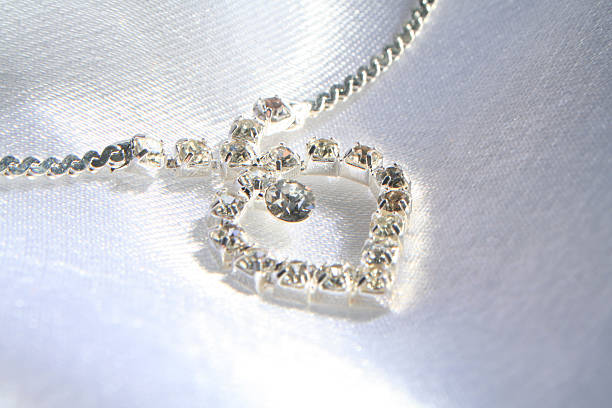 istock Jeweller ornaments 139964843