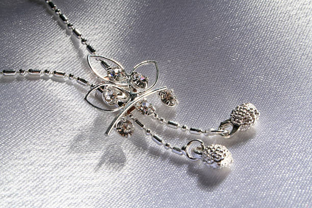istock Jeweller ornaments 139964999