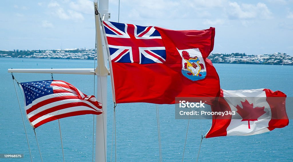 Drapeaux flottant - Photo de Canada libre de droits