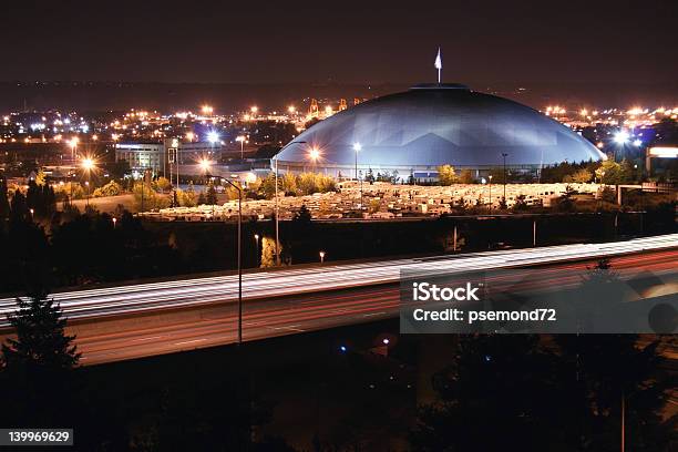 Foto de Tacoma À Noite e mais fotos de stock de Tacoma - Tacoma, Domo, Noite