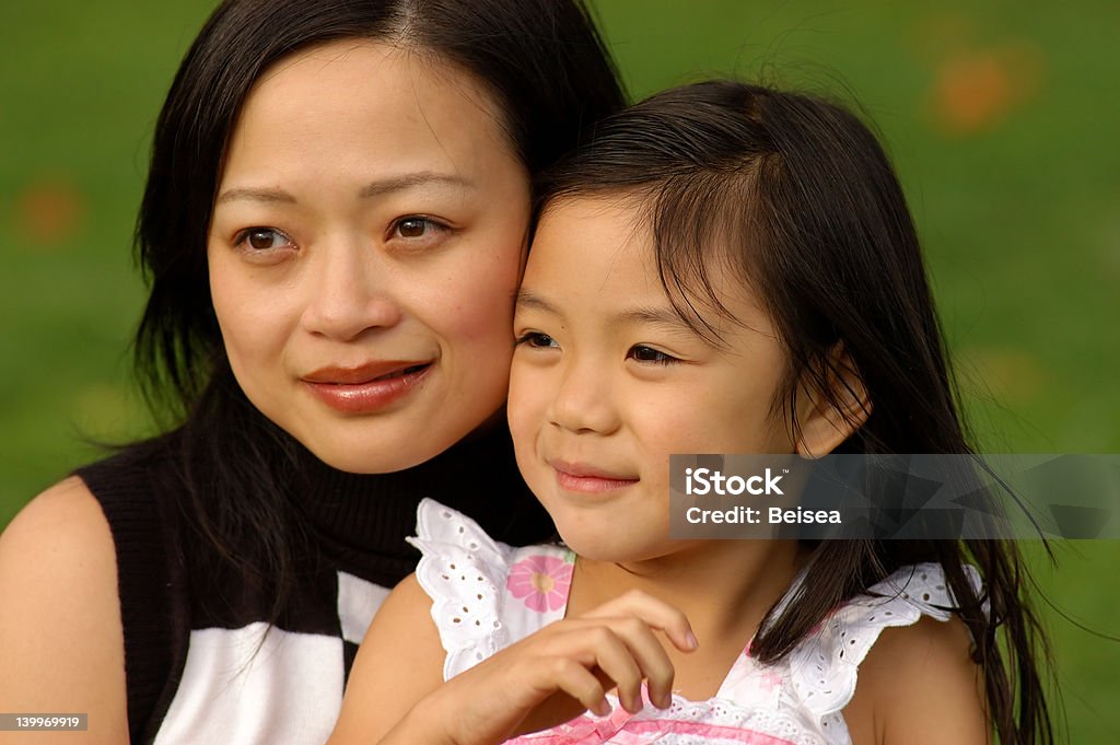 Happy familia - Foto de stock de Abrazar libre de derechos