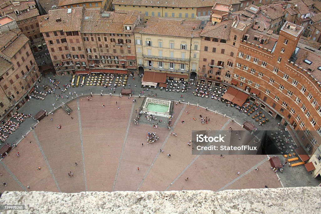 Sienna dall'alto - Foto stock royalty-free di Guardare il paesaggio